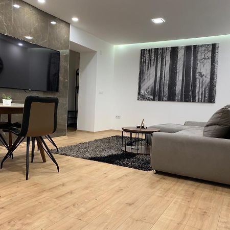 Black Apartment By Alex Rafael Zagreb Exteriör bild